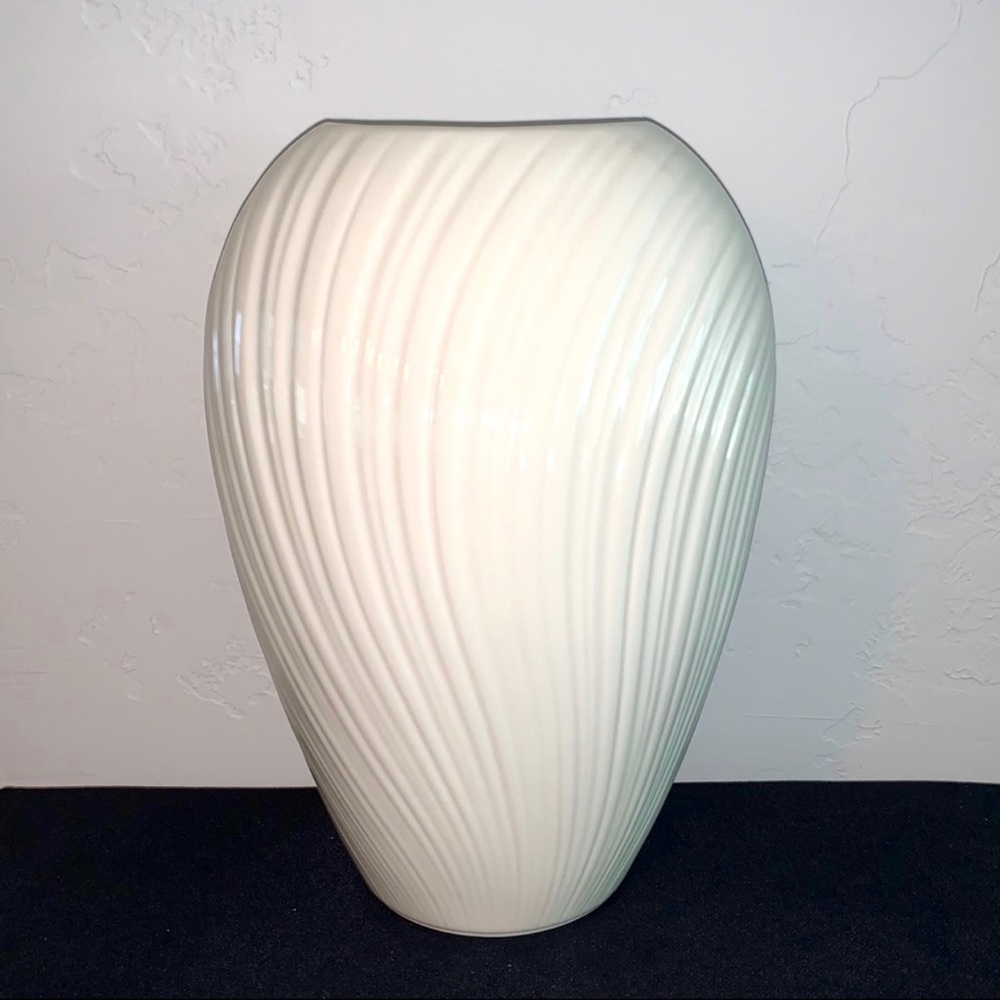 LENOX Vase—“Mirage” Collection